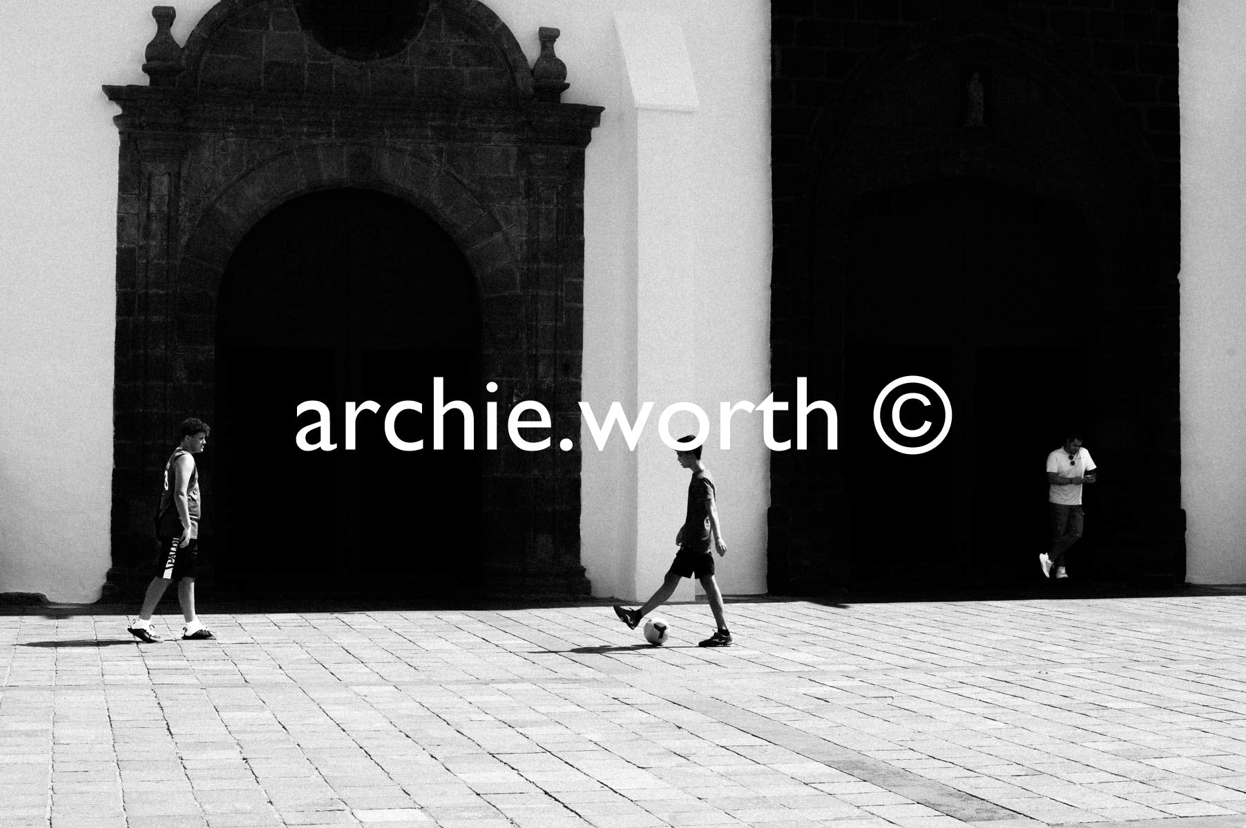Archie Worth Street Photographer Framed Photos (Limited Run)